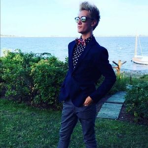 Meet your Posher, Tanner